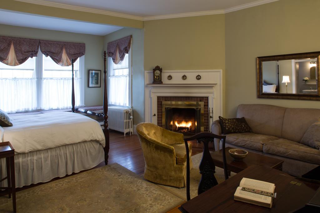 The Manor Inn Castine Ngoại thất bức ảnh